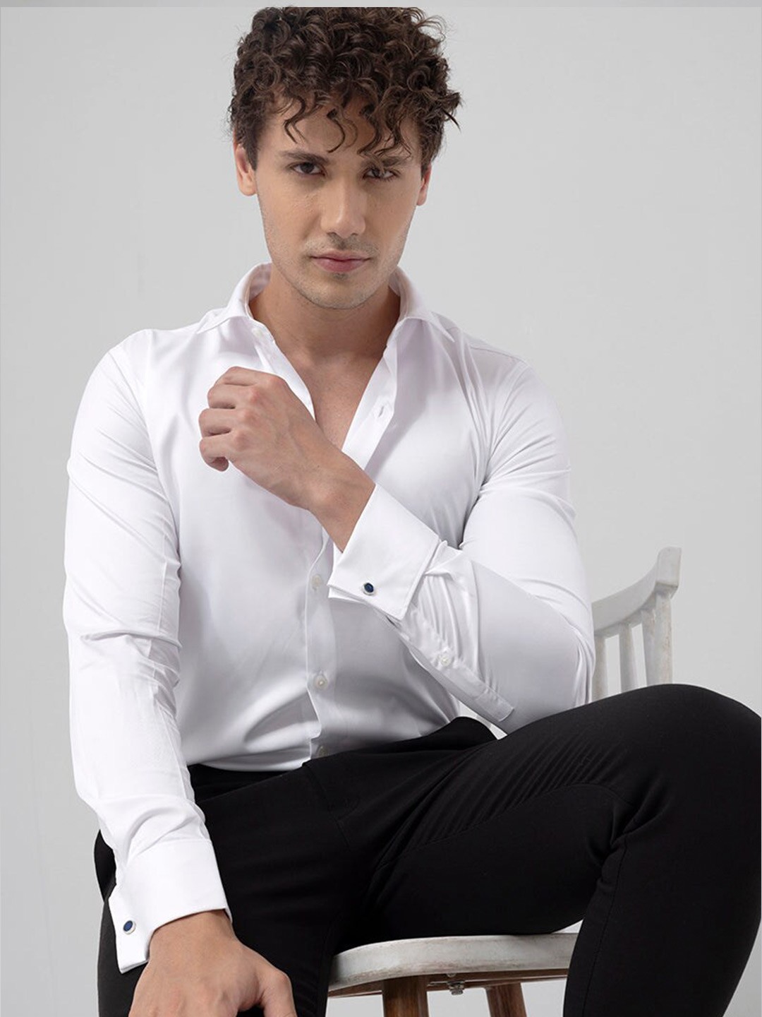 Snitch White Classic Slim Fit Satin Cotton Casual Shirt